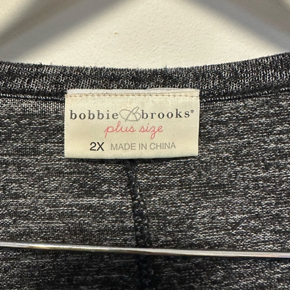 Bobbie Brooks Women’s T-Shirt Size 2X Gray Short Sleeve Top Key Hole Plus Size - Picture 4 of 9